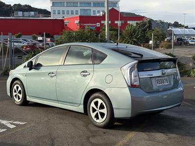 2012 Toyota Prius - Thumbnail