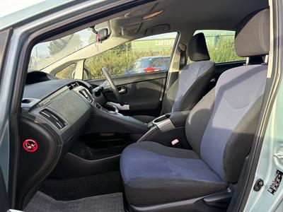 2012 Toyota Prius - Thumbnail