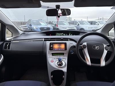2012 Toyota Prius - Thumbnail