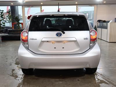 2014 Toyota Aqua - Thumbnail