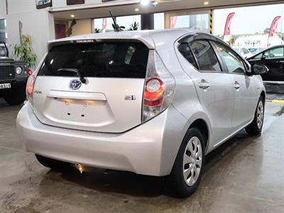 2014 Toyota Aqua - Thumbnail