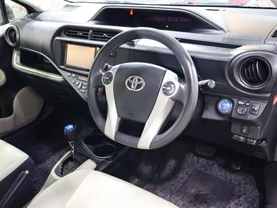 2014 Toyota Aqua - Thumbnail