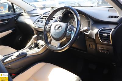 2015 Lexus NX 300h - Thumbnail