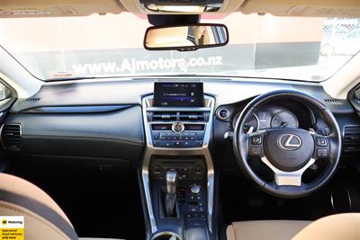 2015 Lexus NX 300h - Thumbnail