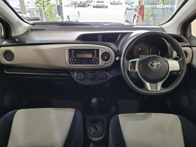 2012 Toyota Yaris - Thumbnail