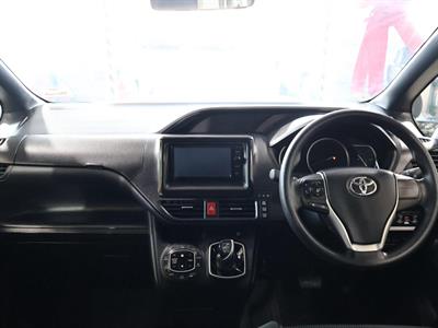 2015 Toyota Noah - Thumbnail