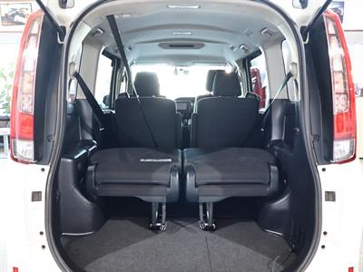 2015 Toyota Noah - Thumbnail