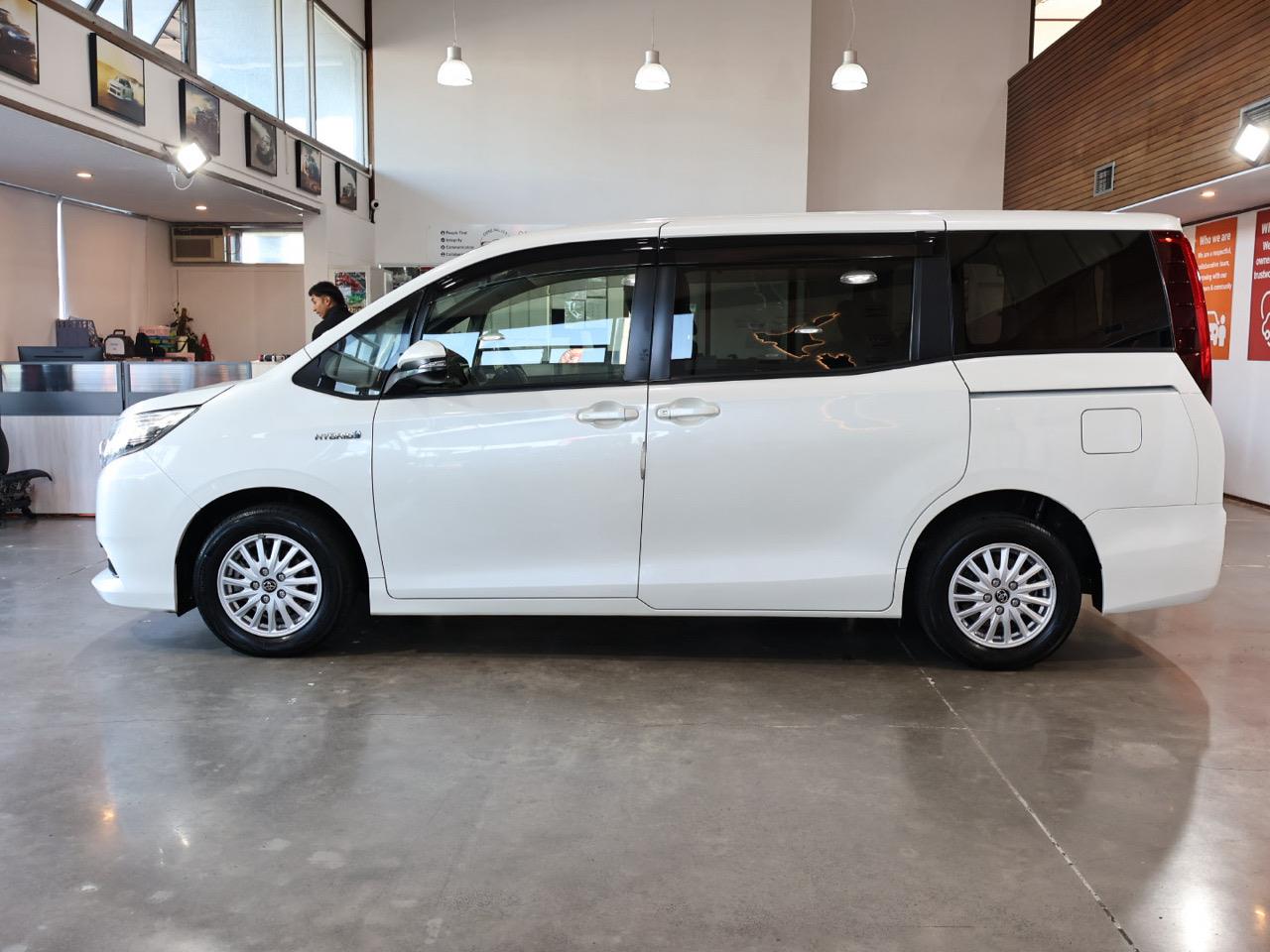 2015 Toyota Noah