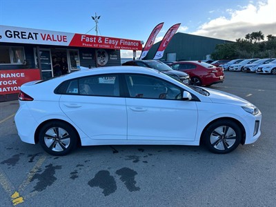 2022 Hyundai IONIQ - Thumbnail