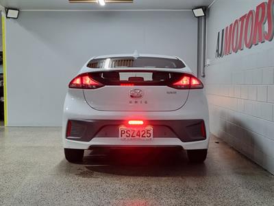2022 Hyundai IONIQ - Thumbnail
