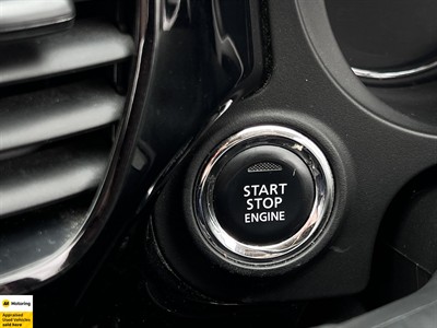 2021 Mitsubishi Outlander - Thumbnail