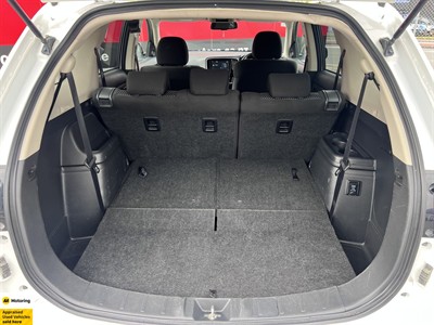 2021 Mitsubishi Outlander - Thumbnail