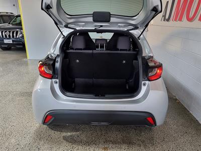 2021 Toyota Yaris - Thumbnail