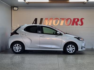 2021 Toyota Yaris - Thumbnail