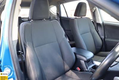 2017 Toyota RAV4 - Thumbnail