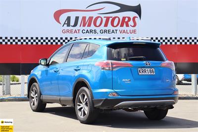 2017 Toyota RAV4 - Thumbnail