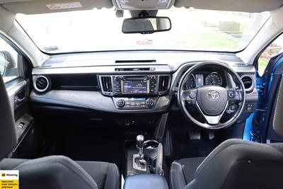 2017 Toyota RAV4 - Thumbnail