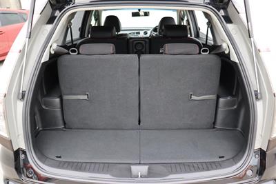 2013 Honda Stream - Thumbnail