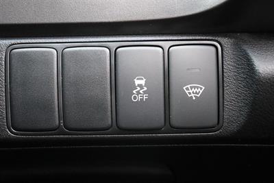 2013 Honda Stream - Thumbnail