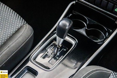 2022 Mitsubishi Outlander - Thumbnail