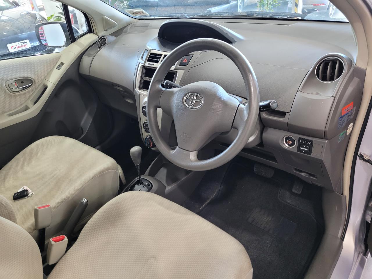 2010 Toyota Vitz