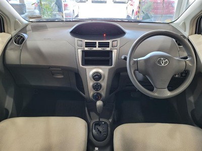 2010 Toyota Vitz - Thumbnail
