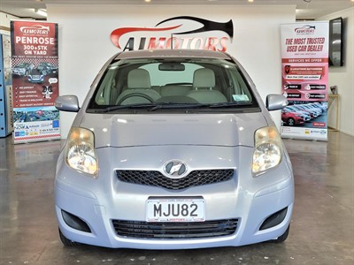2010 Toyota Vitz - Thumbnail