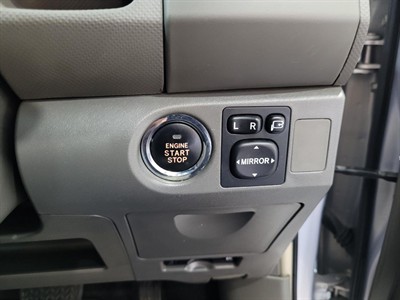 2010 Toyota Vitz - Thumbnail