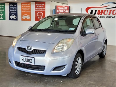 2010 Toyota Vitz - Thumbnail