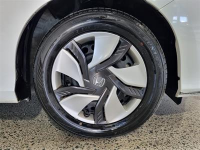 2015 Honda Grace - Thumbnail