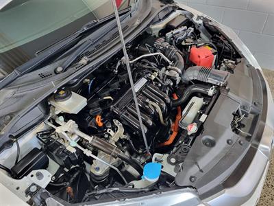 2015 Honda Grace - Thumbnail