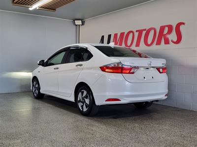 2015 Honda Grace - Thumbnail