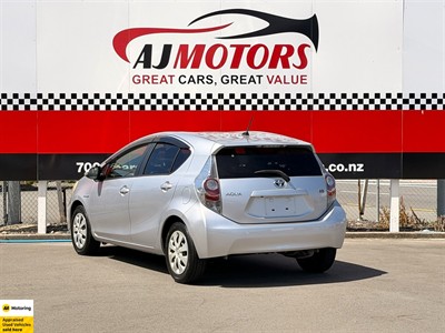 2013 Toyota Aqua - Thumbnail