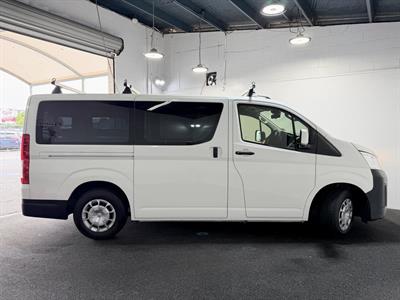2020 Toyota Hiace - Thumbnail