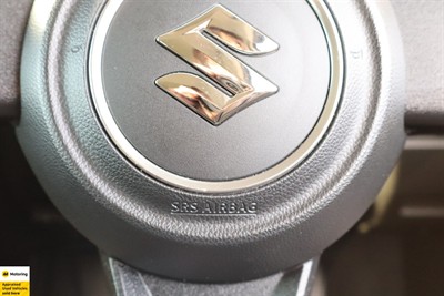 2017 Suzuki Swift - Thumbnail