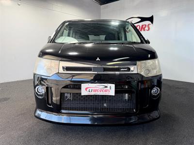 2012 Mitsubishi Delica - Thumbnail