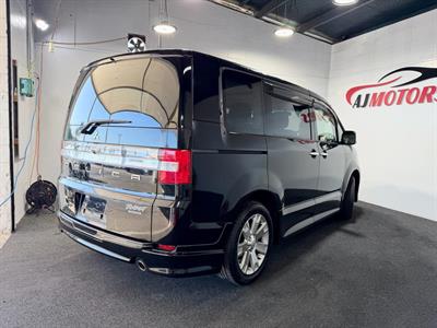 2012 Mitsubishi Delica - Thumbnail