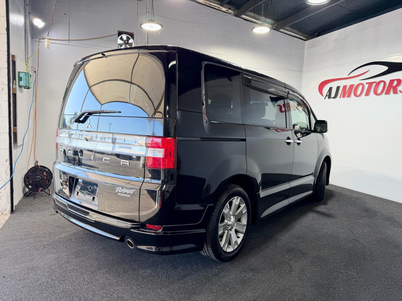 2012 Mitsubishi Delica