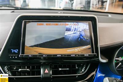 2018 Toyota C-HR - Thumbnail