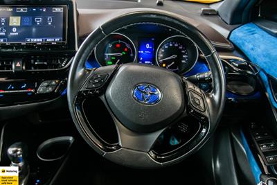 2018 Toyota C-HR - Thumbnail