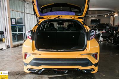 2018 Toyota C-HR - Thumbnail