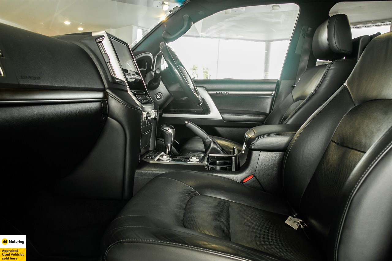 2017 Toyota Land Cruiser