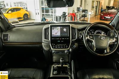 2017 Toyota Land Cruiser - Thumbnail