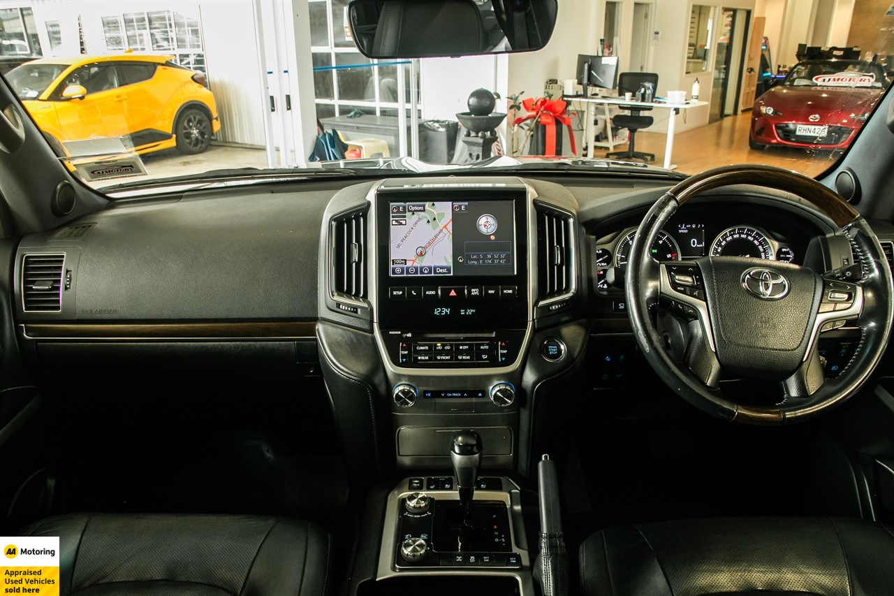 2017 Toyota Land Cruiser