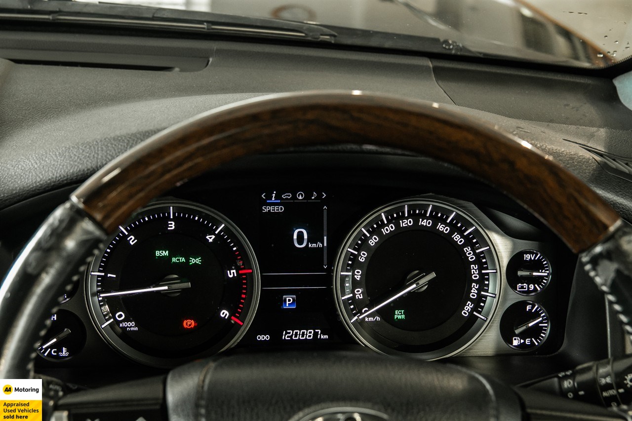 2017 Toyota Land Cruiser