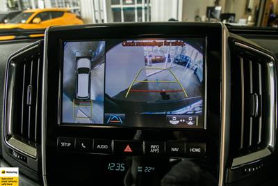 2017 Toyota Land Cruiser - Thumbnail