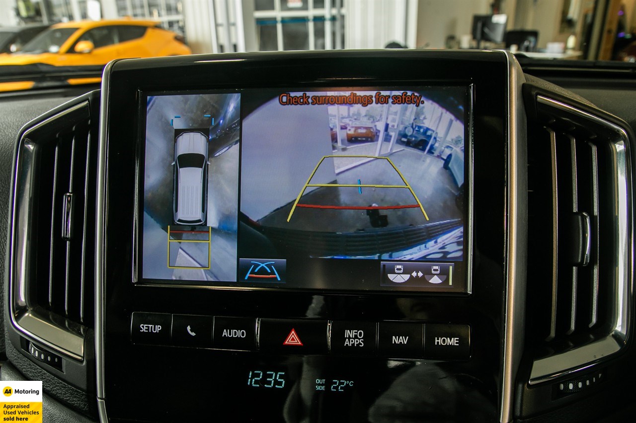 2017 Toyota Land Cruiser