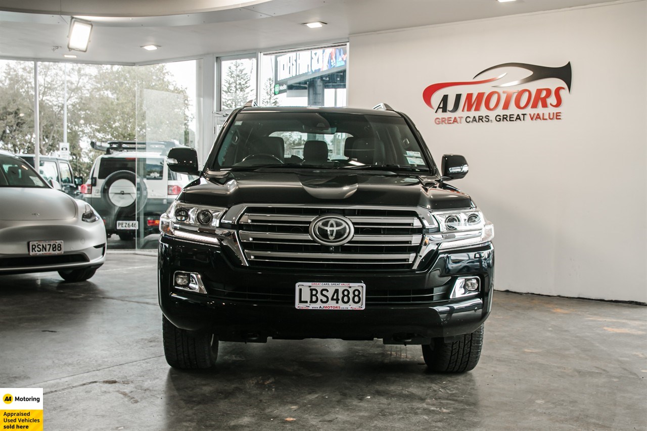 2017 Toyota Land Cruiser
