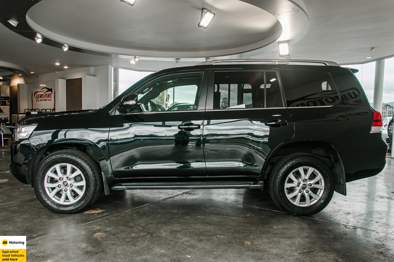 2017 Toyota Land Cruiser