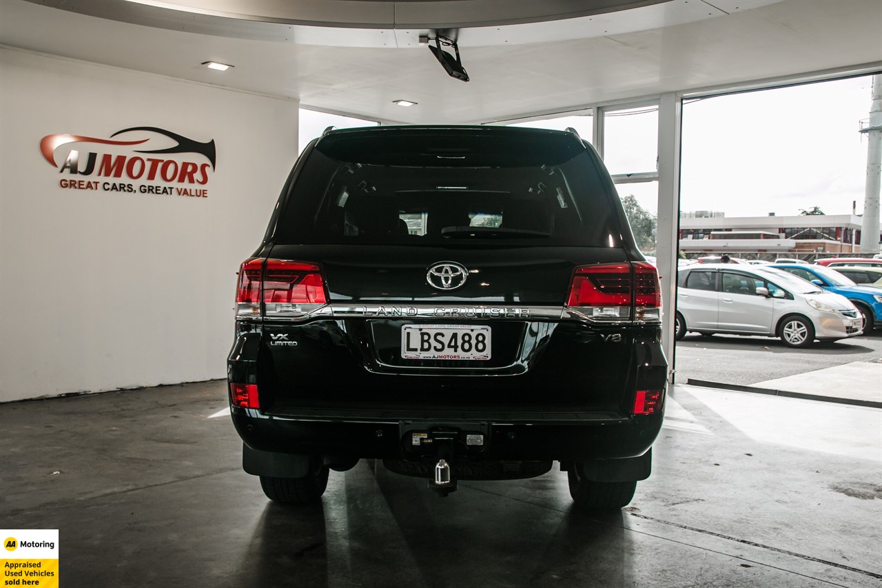 2017 Toyota Land Cruiser